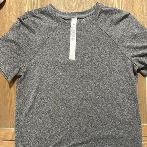 EUC - LuLuLemon Licensed To Train Tshirt - SZ 2